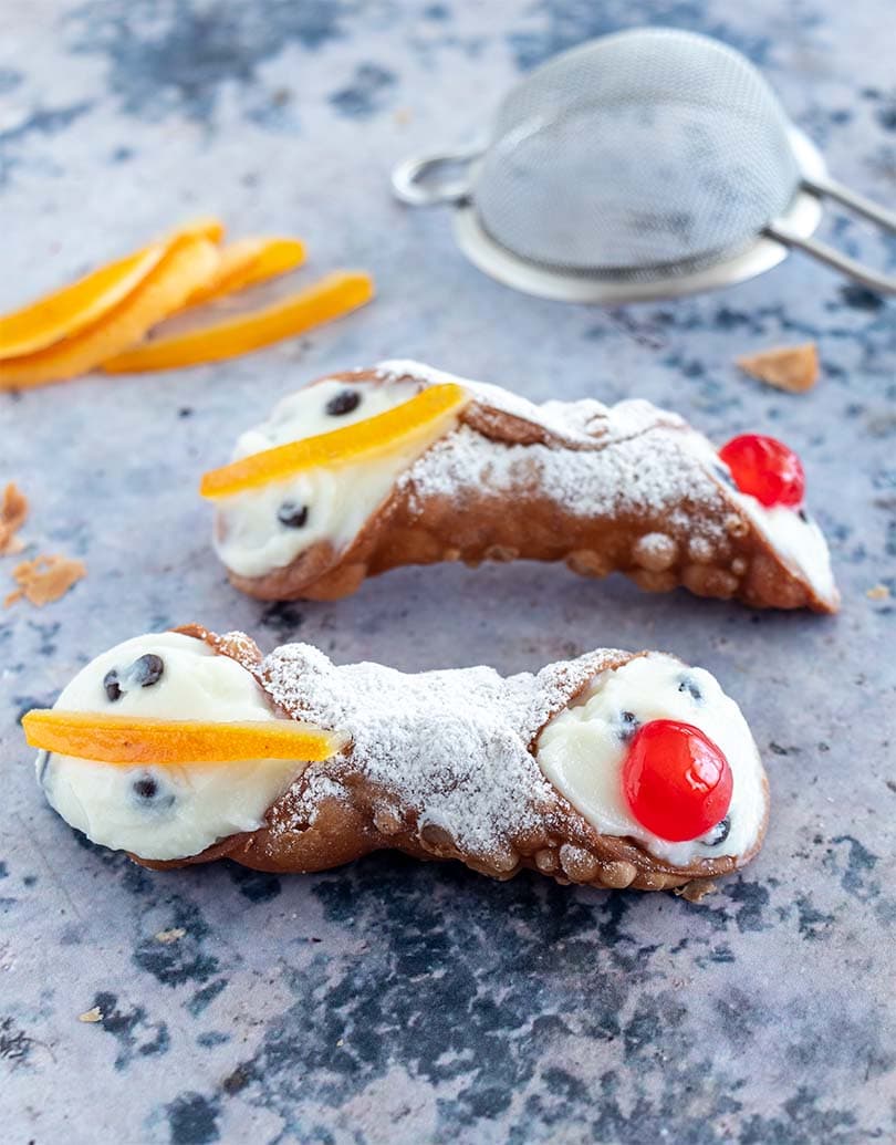Cannolo / Sicilian Cannolo